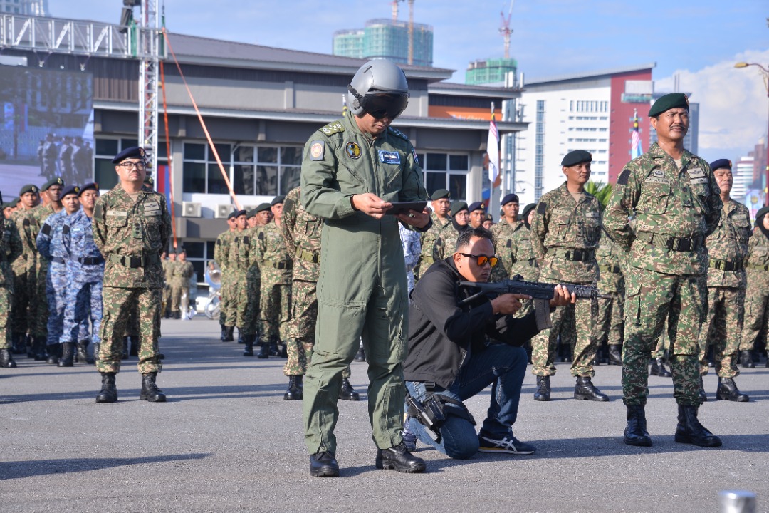 PERBARISAN PENUKARAN DESIGNASI NAMA DAN LOGO MALAYSIAN DEFENCE ...