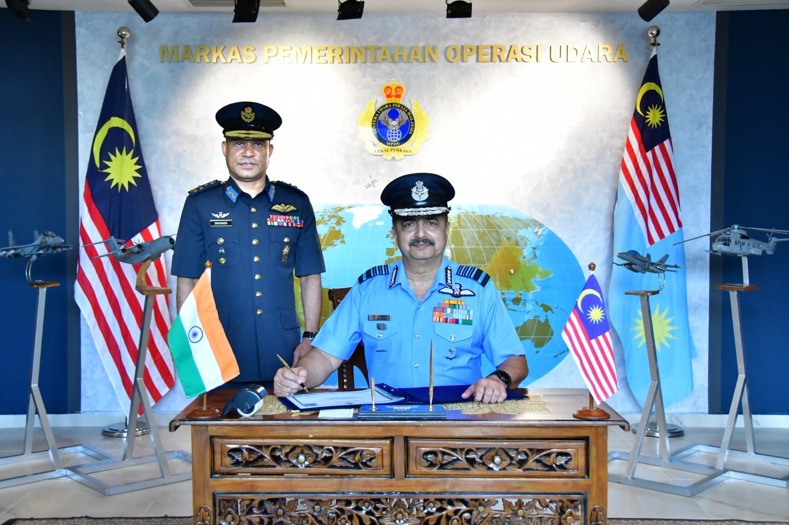 LAWATAN KERJA RASMI AIR CHIEF MARSHAL VR CHAUDHARI CHIEF OF THE AIR ...