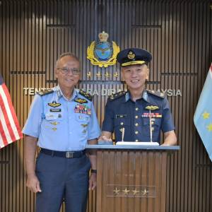 PANGLIMA TENTERA UDARA TERIMA KUNJUNGAN HORMAT PERSARAAN BRIGEDIER JENERAL TAN LAI HOCK TUDM
