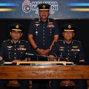 MAJLIS SERAH TERIMA TUGAS PANGLIMA WILAYAH UDARA 2 DAN SERAH TERIMA TUGAS KETUA STAF MARKAS PEMERINTAHAN OPERASI UDARA