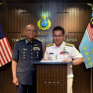 PANGLIMA TENTERA UDARA TERIMA KUNJUNGAN HORMAT DARI TIMBALAN PANGLIMA TENTERA LAUT