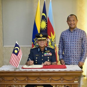 KUNJUNGAN HORMAT PANGLIMA TENTERA UDARA KE ATAS KETUA SETIAUSAHA KEMENTERIAN PERTAHANAN