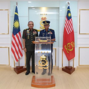 KUNJUNGAN HORMAT PANGLIMA TENTERA UDARA KE ATAS PANGLIMA TENTERA DARAT