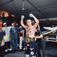 KETUA JURULATIH AIR FORCE EAGLE FIGHTER DINOBATKAN SEBAGAI JUARA TINJU PROFESIONAL TWINS CHAMPIONSHIP SEMPENA SAMBUTAN HARI BELIA NEGARA